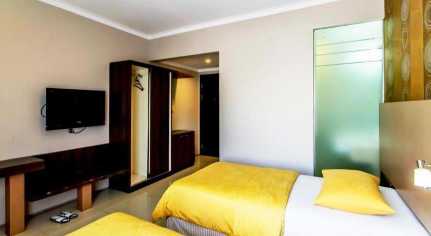 Andelir Hotel Bandung Exterior photo